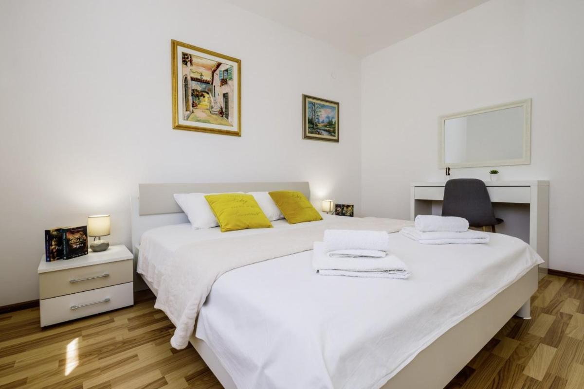 Ani In Trogir * Mittel-Dalmatien Hotel Donji Seget Exterior foto
