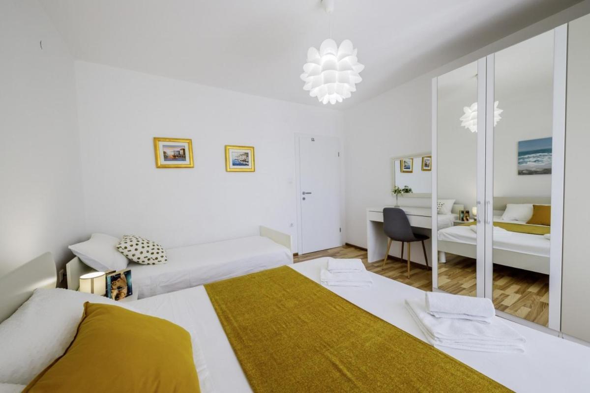 Ani In Trogir * Mittel-Dalmatien Hotel Donji Seget Exterior foto